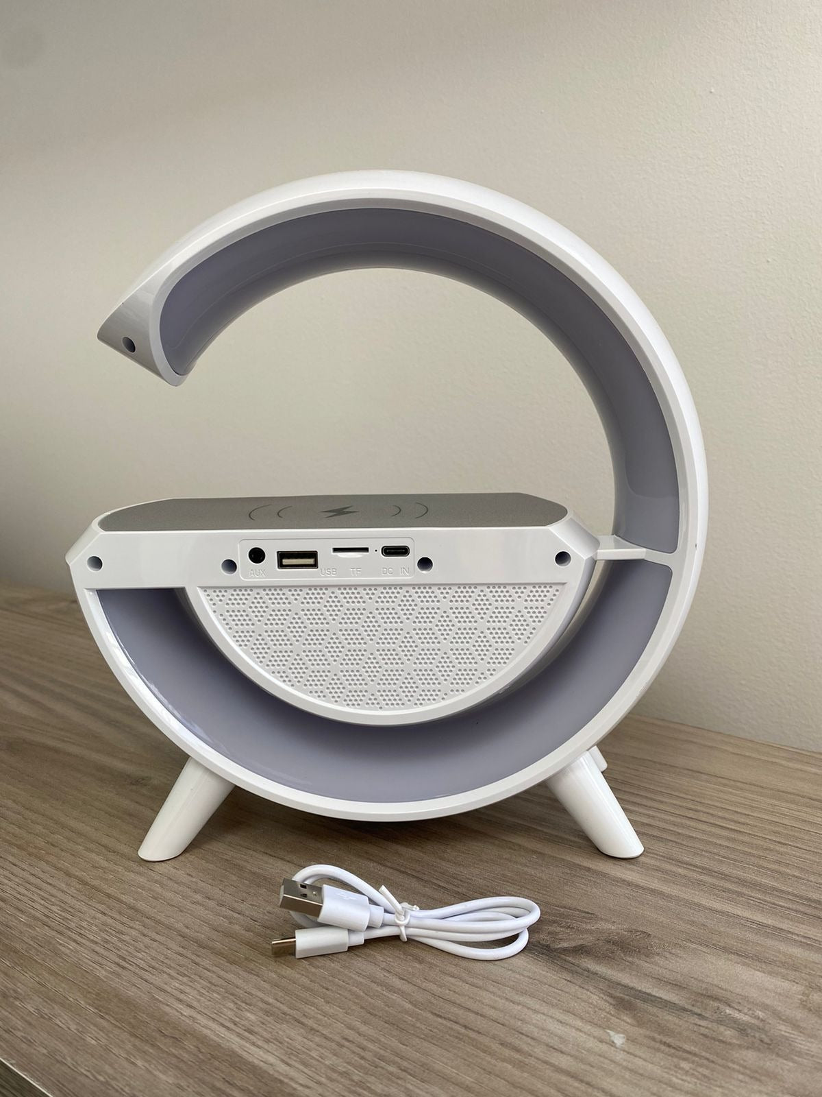 Parlante Lampara con carga inalámbrica